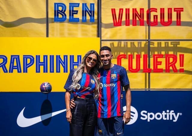 开云体育下载官网-拉菲尼亚妻子23岁 今年2月结的婚 两人认识已十年